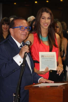 María Elisa Marquez recibió Mención de Honor Especial 