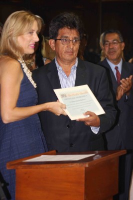 The ecuadorian Edison Ruilova with his work called "La Primera Faena del 2015" recieved the third place of this competition.